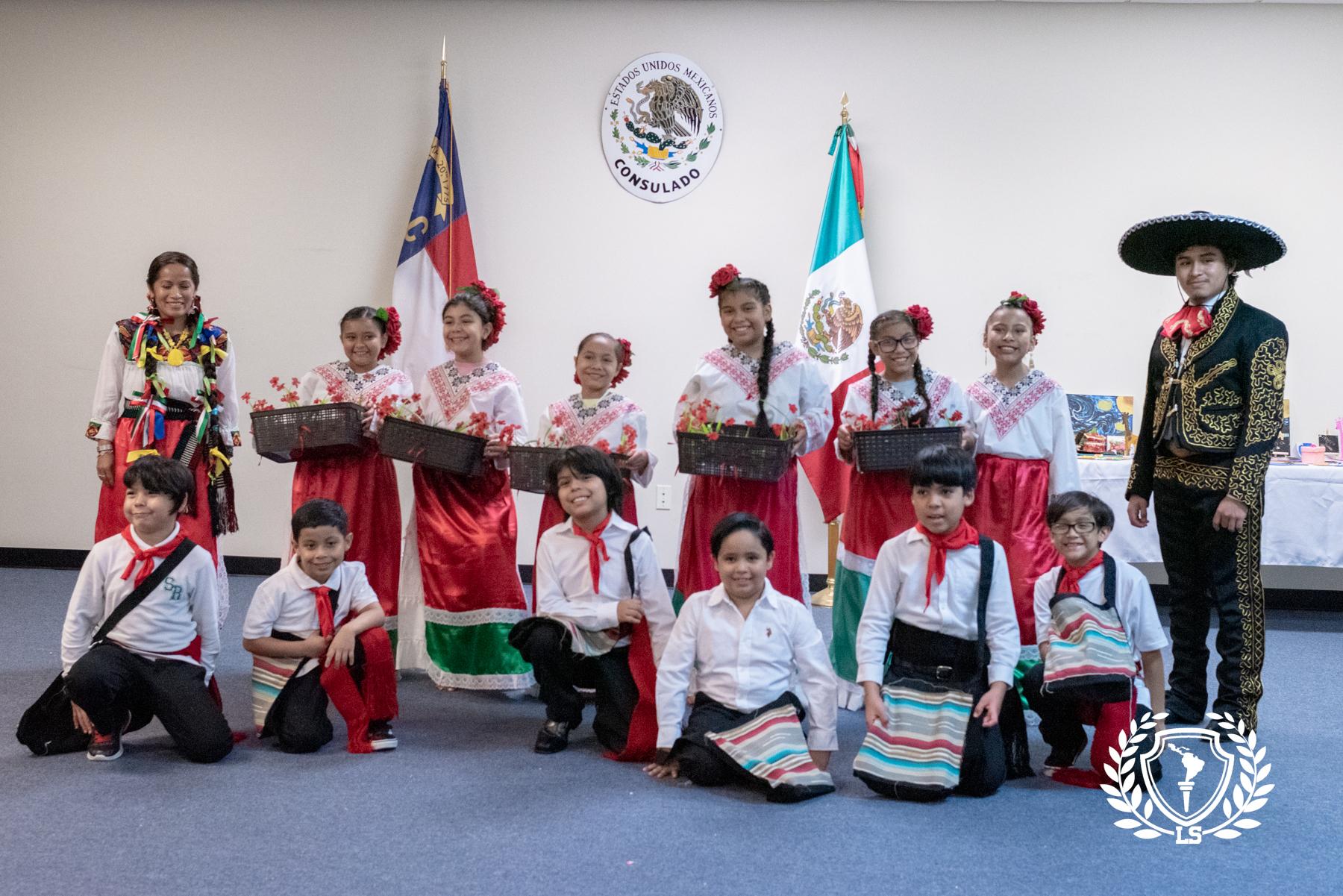 Grupo de Baile "Bailes de Nuestra Herencia”