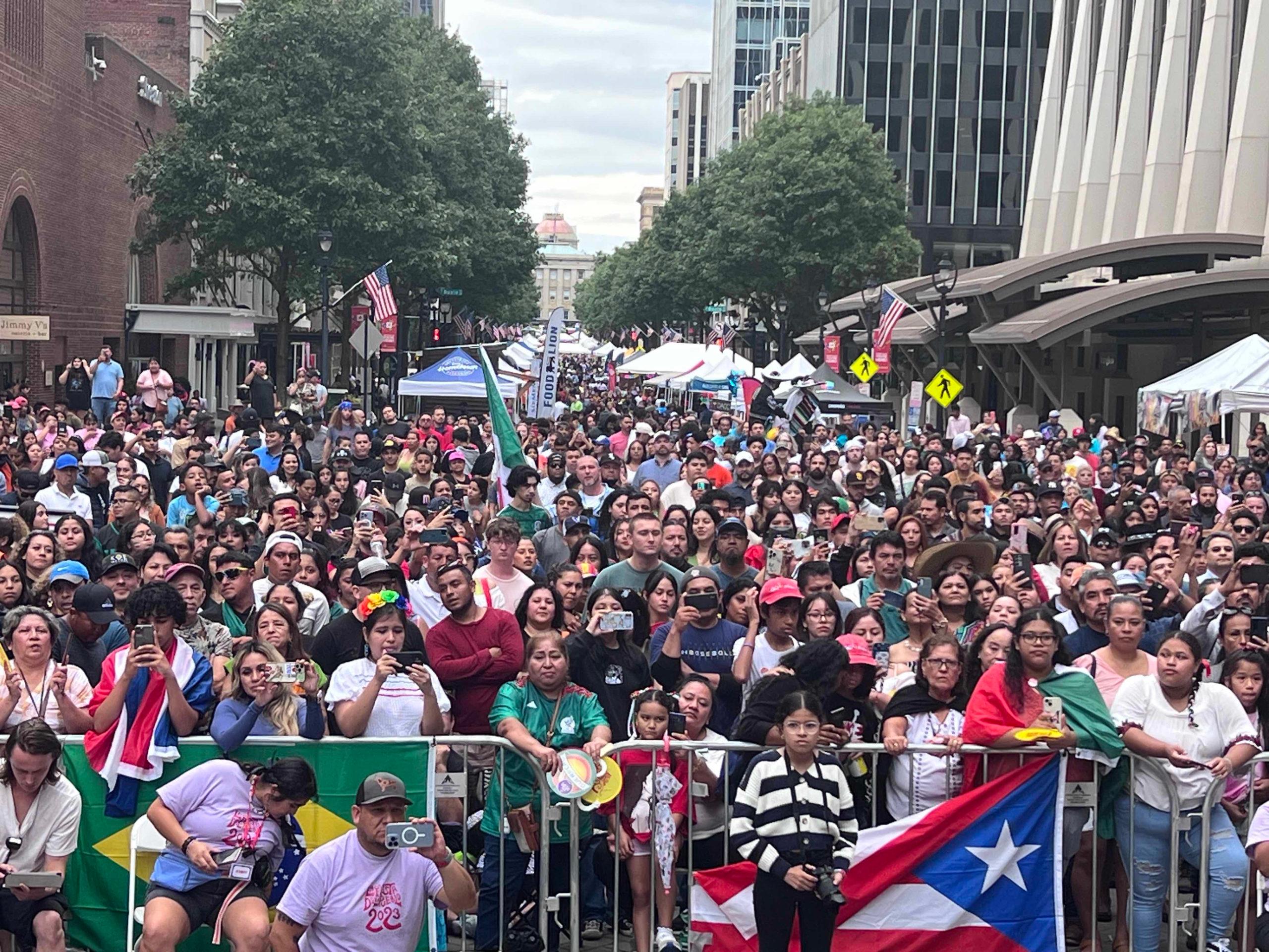 Más de 25 mil personas disfrutaron de La Fiesta del Pueblo