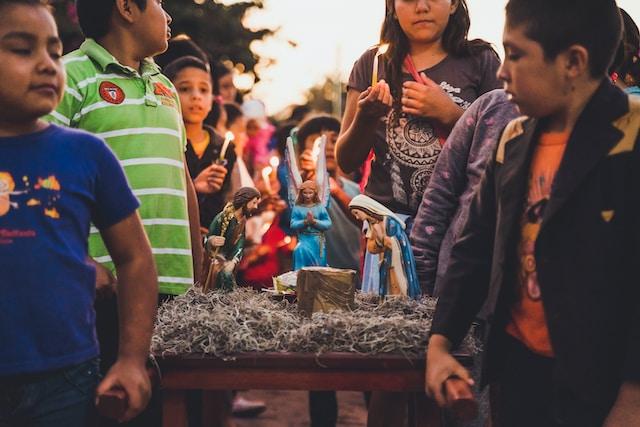 La Tradición de las Posadas Navideñas en México y Latinoamérica