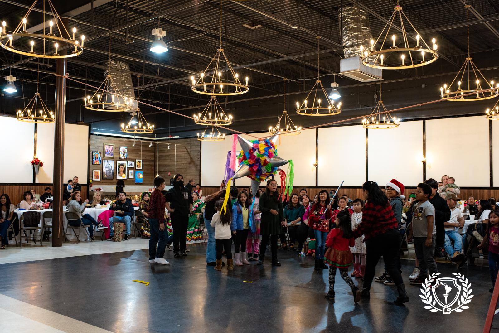 Celebración de la Posada Navideña de Latin American School en Raleigh, Carolina del Norte