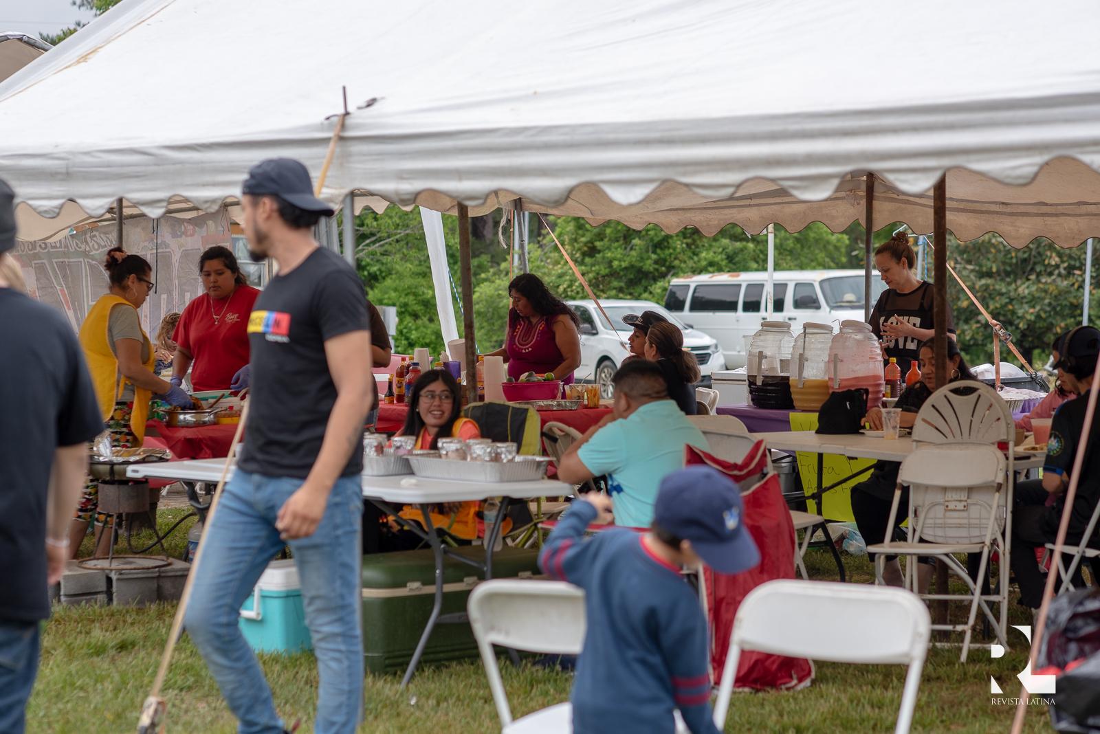 5 de Mayo compartiendo con la comunidad de Louisburg, Carolina del Norte.