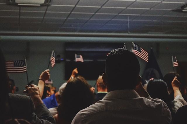 El Pueblo responde a la orden ejecutiva de la Administración Biden para "mantener unidas a las familias"