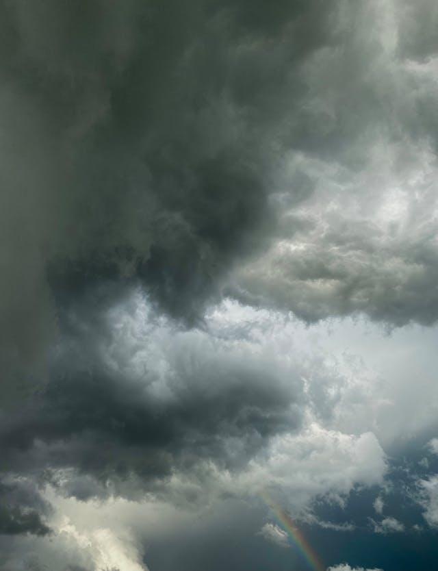 Comisionado Causey insta a estar preparados para tormentas ante una temporada de huracanes potencialmente activa
