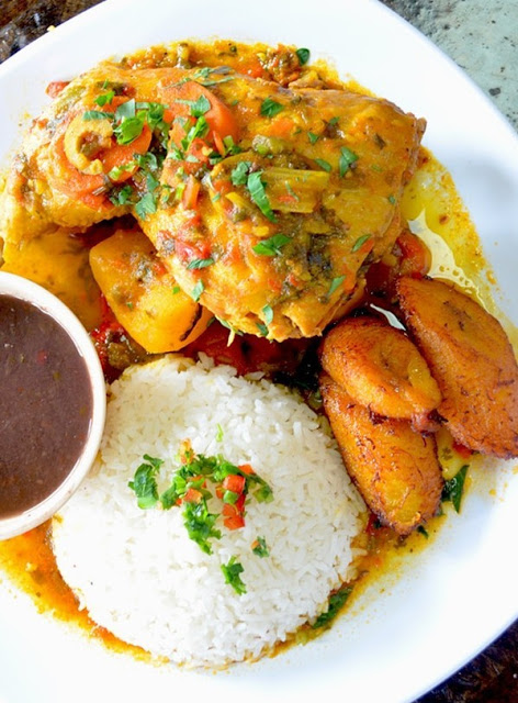Pollo guisado
