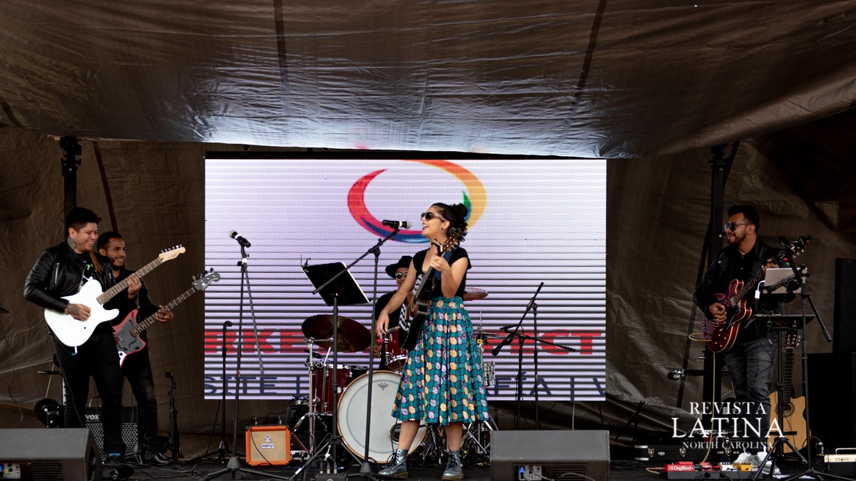 RevistaLatinaDulceMelodrama01 1