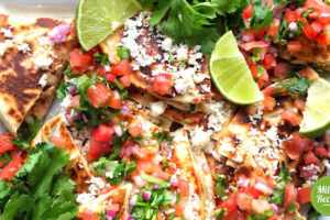 Quesadillas de pollo con pico de gallo