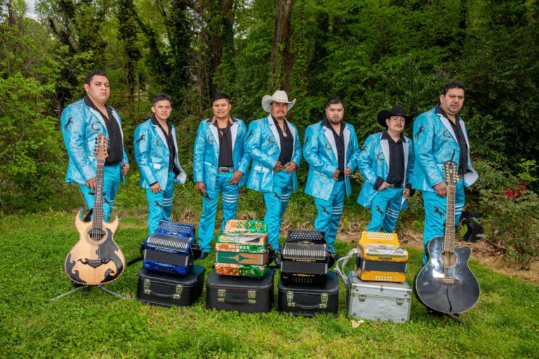 GrupoCorcelMusical01 768x512