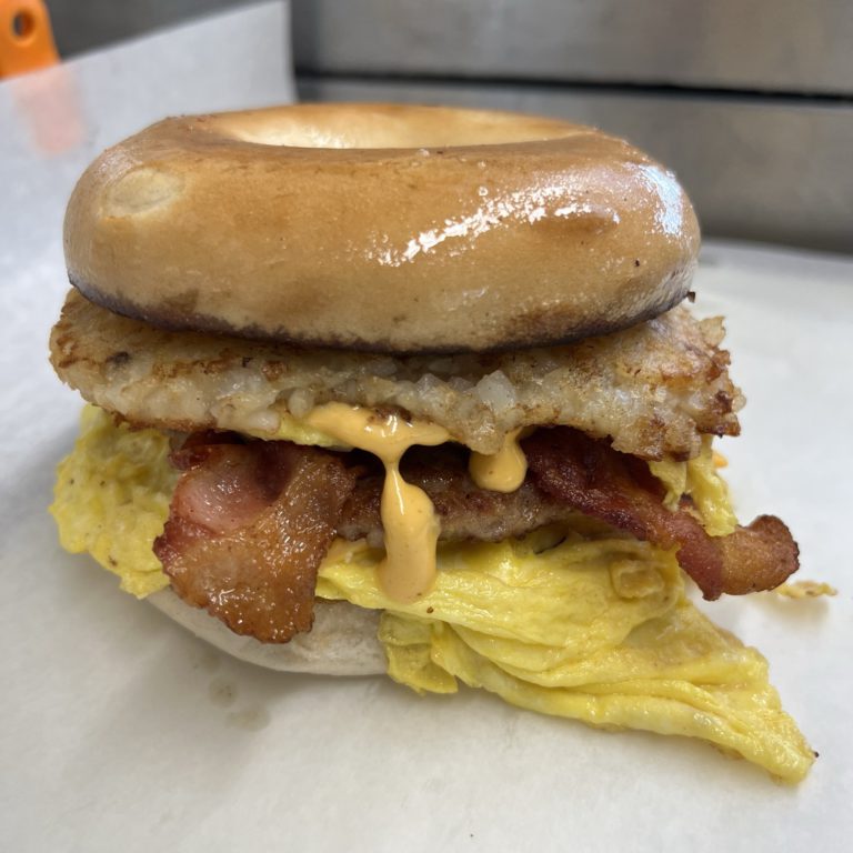 Queen EggXpress 04 768x768