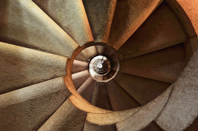 Encuentro en las escaleras de la torre, un amor inmortal