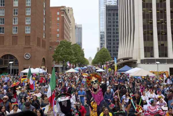 Día de Muertos con Revista Latina: Una Celebración Tradicional Mexicana en el Corazón de Raleigh